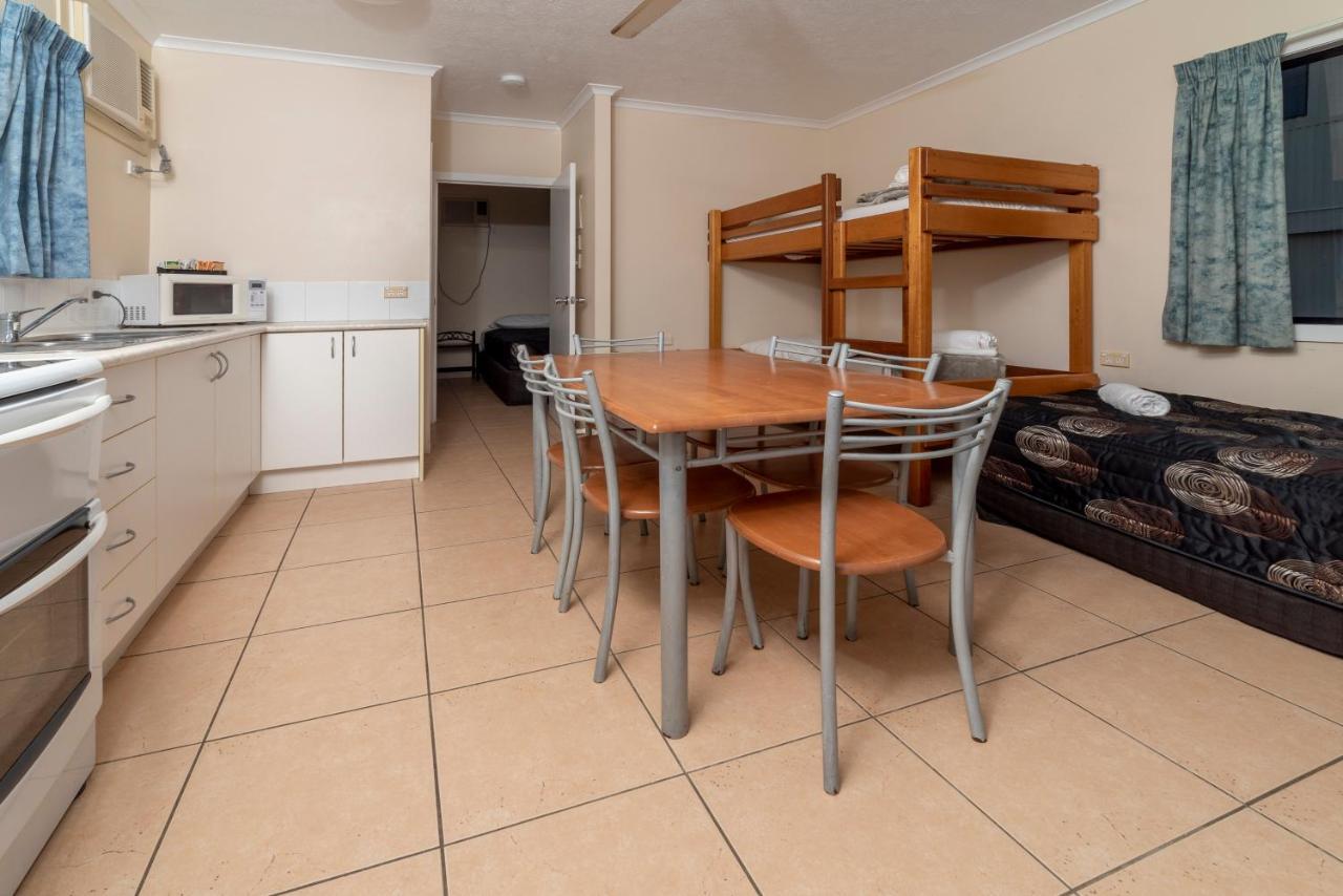 Lucinda Hinchinbrook Marine Cove Resort מראה חיצוני תמונה